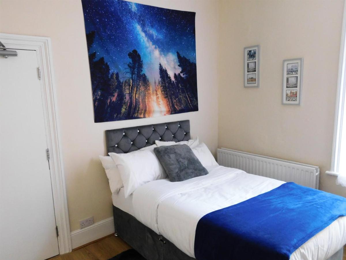 Entire 4 Bedroom Terrace House In Londen
