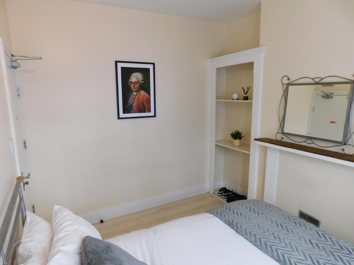 Entire 4 Bedroom Terrace House In Appartement *