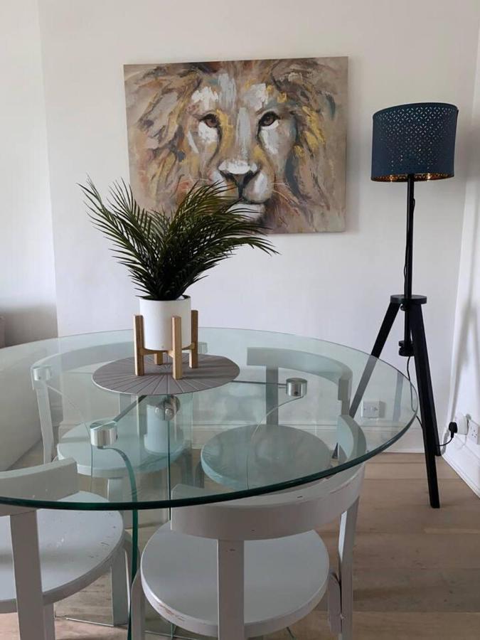 Lovely 1-bed In Appartement *
