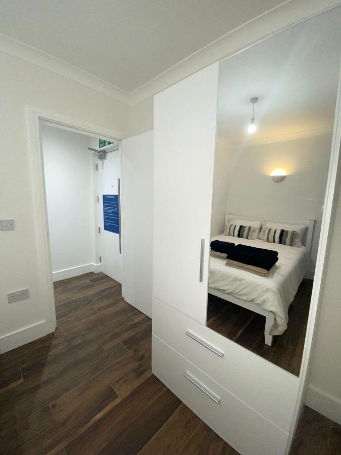 London, Jaccuzzi,newbuild, 2 Bedrooms Two Baths * Londres