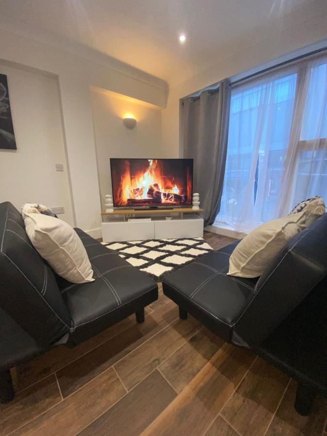 London, Jaccuzzi,newbuild, 2 Bedrooms Two Baths Apartamento *