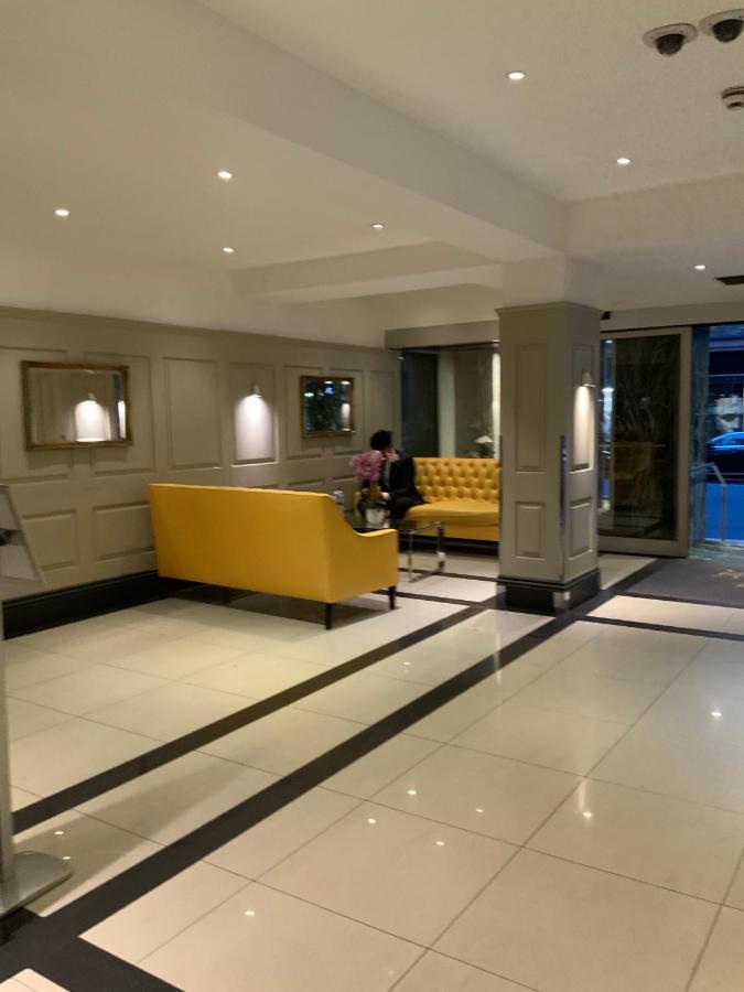 Love From Chelsea Large One Bed Superb Location Sloane Avenue Sw3 *