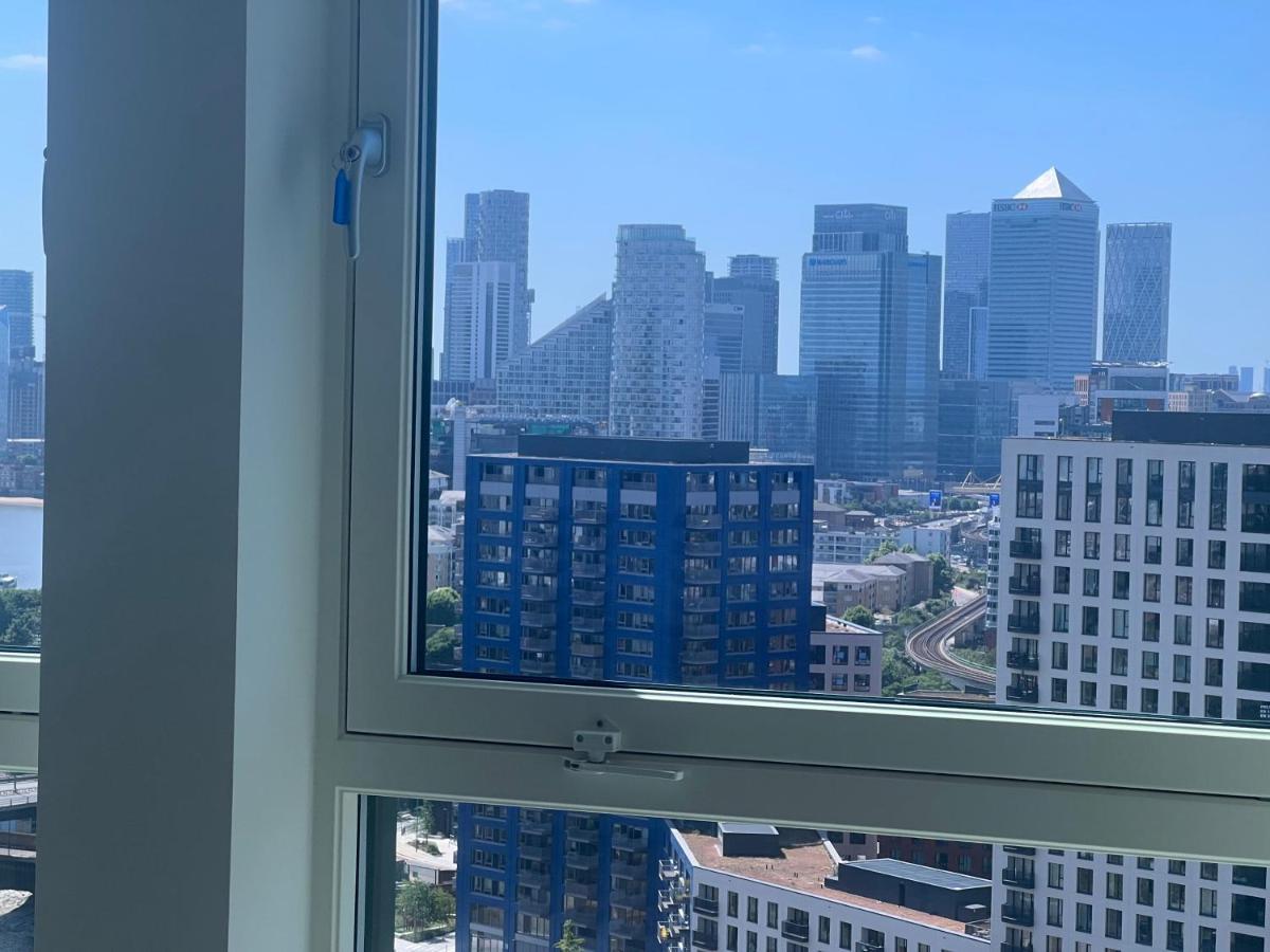 Apartment Luxury Penthouse With Stunning Views Near Excel, O2, Airport