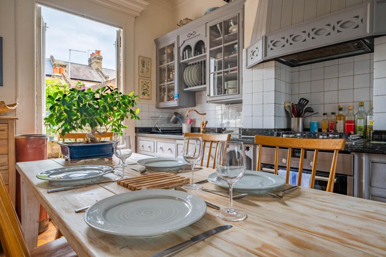Charming With Roof Terrace In East By Underthedoormat Londres