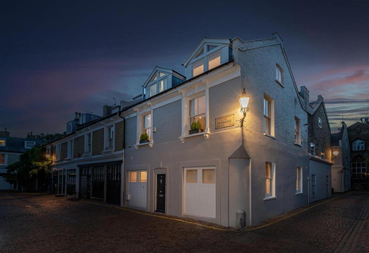 New Stunning 5bd Mews House Casa de Férias Londres