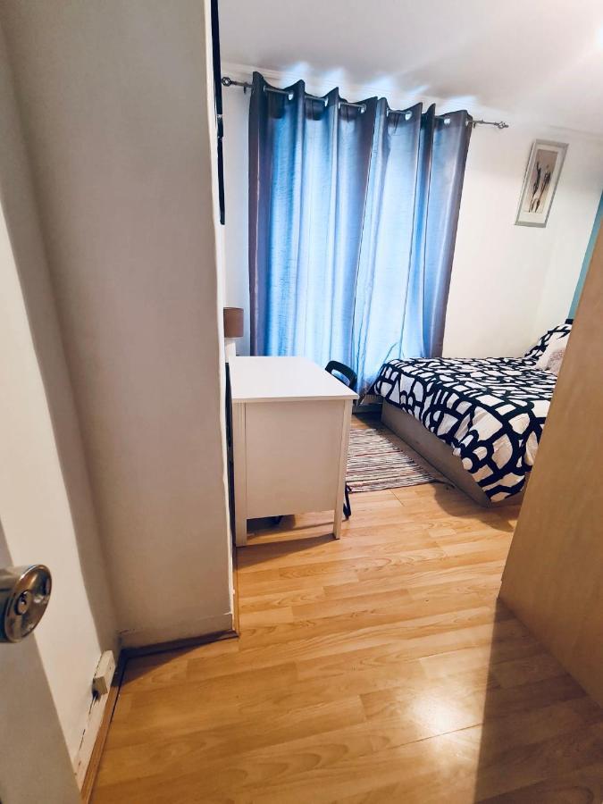 Stunning 3 Bedroom Flat In Stockwell Apartment *