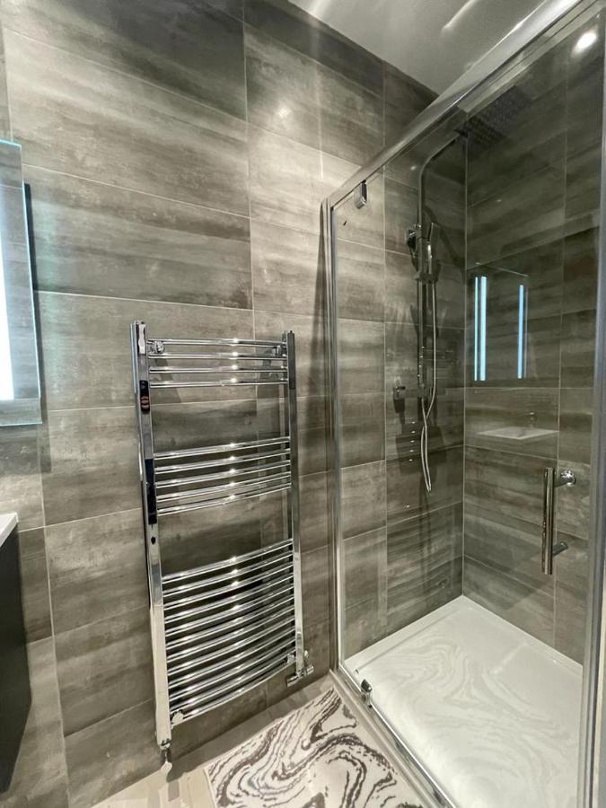 Apartamento Star Finchley Road 3-bed Retreat Londres