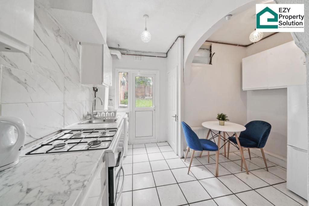 Сasa de vacaciones Ezy Solution Short Lets & Serviced Norbury Londres