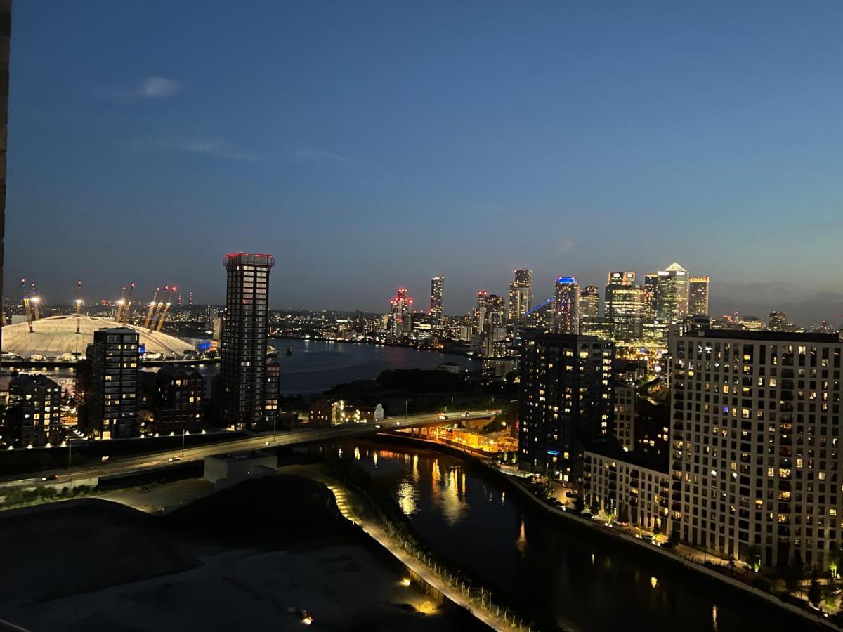 Luxury Penthouse With Stunning Views Near Excel, O2, Airport London