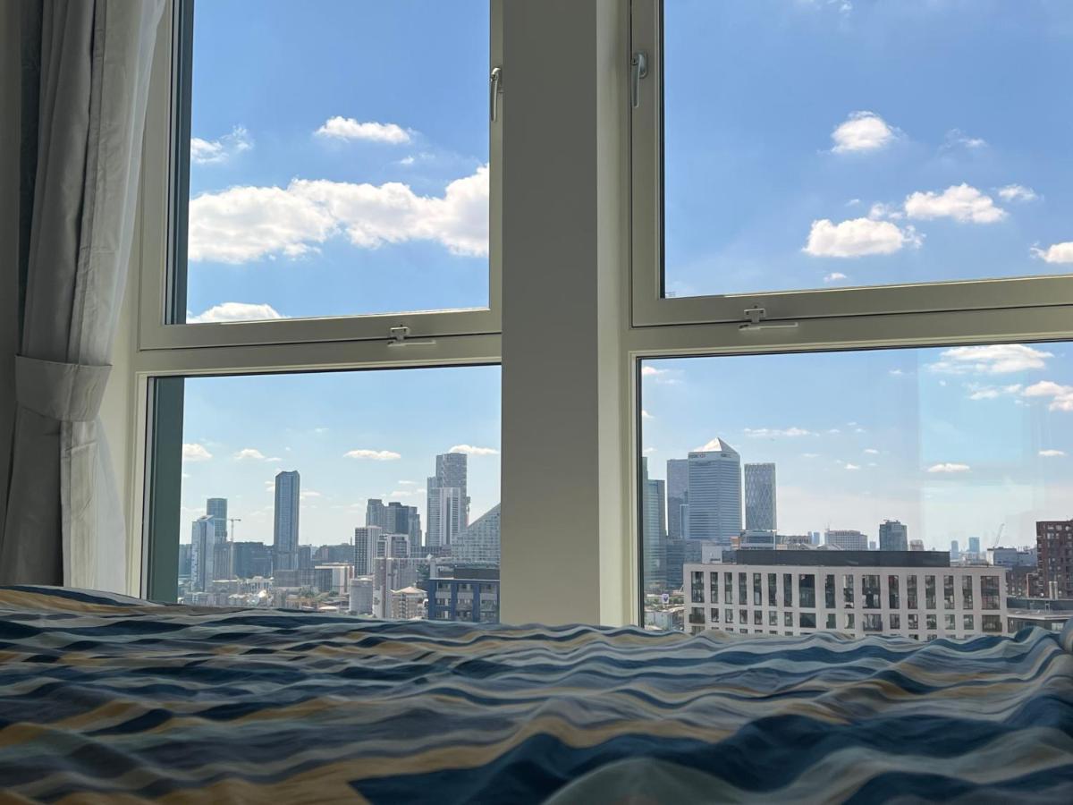 Luxury Penthouse With Stunning Views Near Excel, O2, Airport *