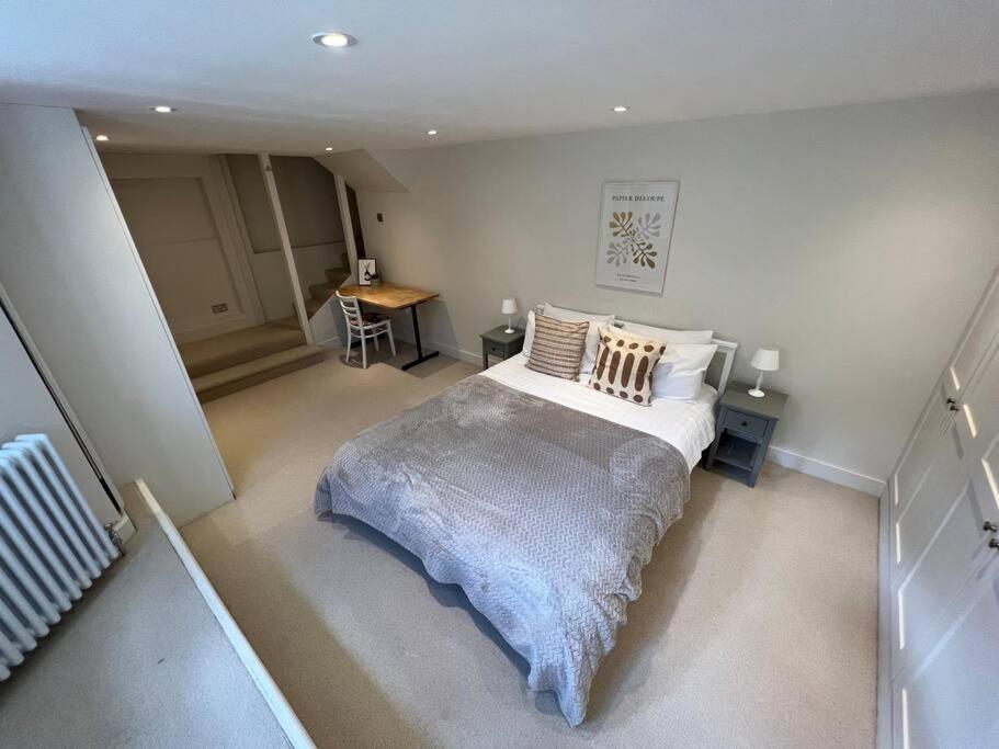 Apartment Lovely 2 Bedroom Flat With Garden And Parking
