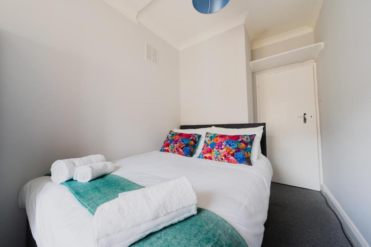 2-bedroom In Baker Street * Londen
