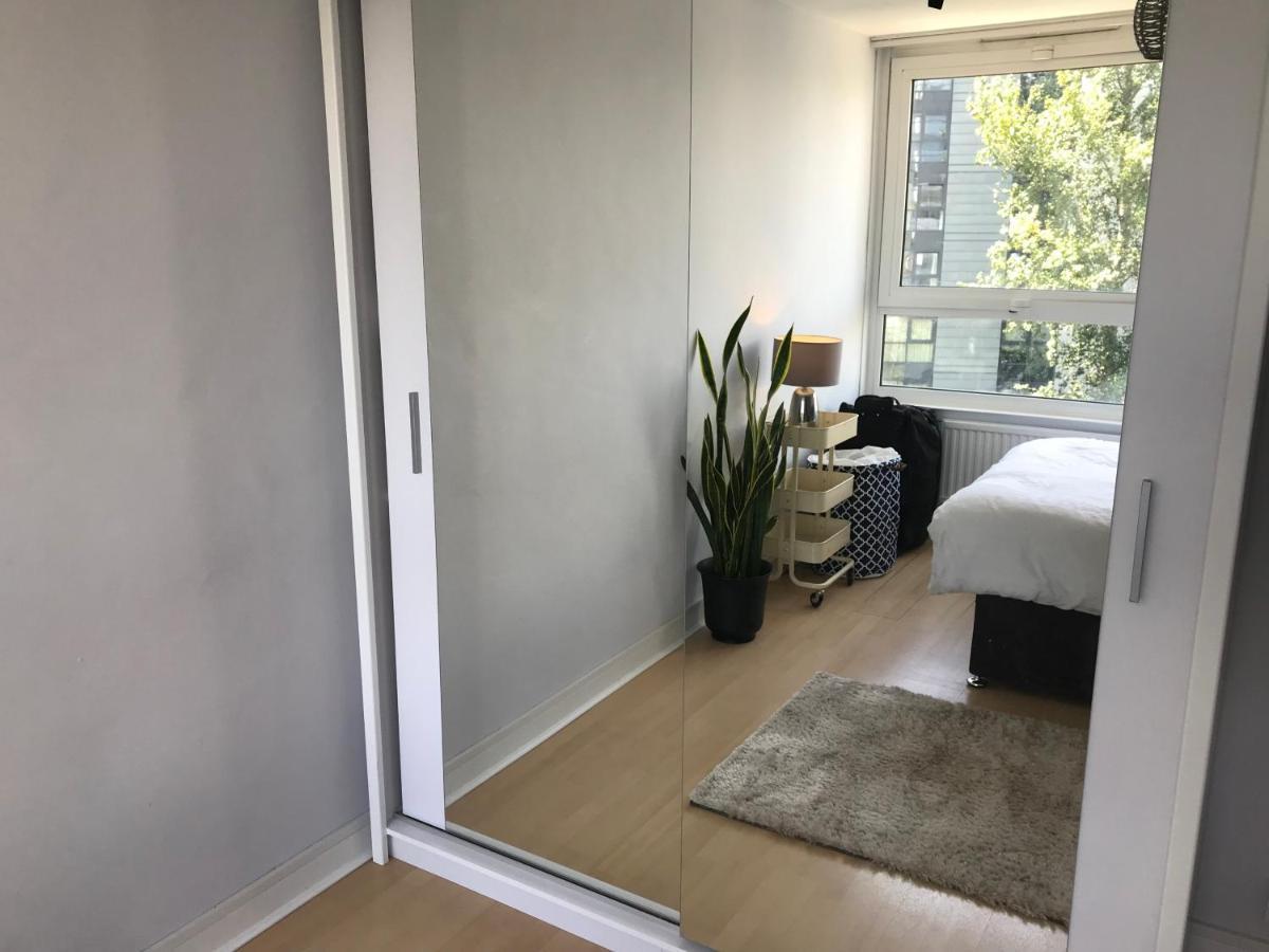 Sunny Flat In With Balcony, Just 15 Mins To Central! Londres