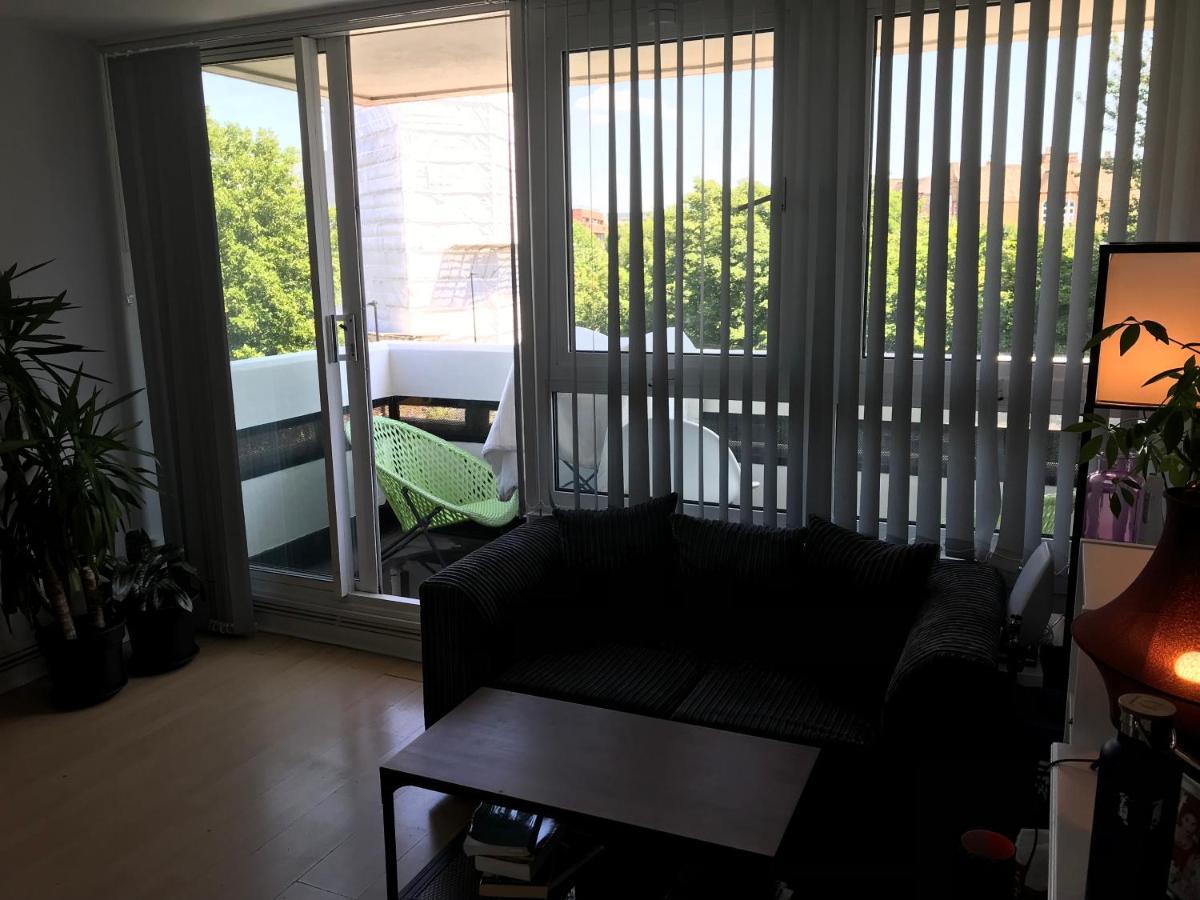 Apartamento Sunny Flat In With Balcony, Just 15 Mins To Central!