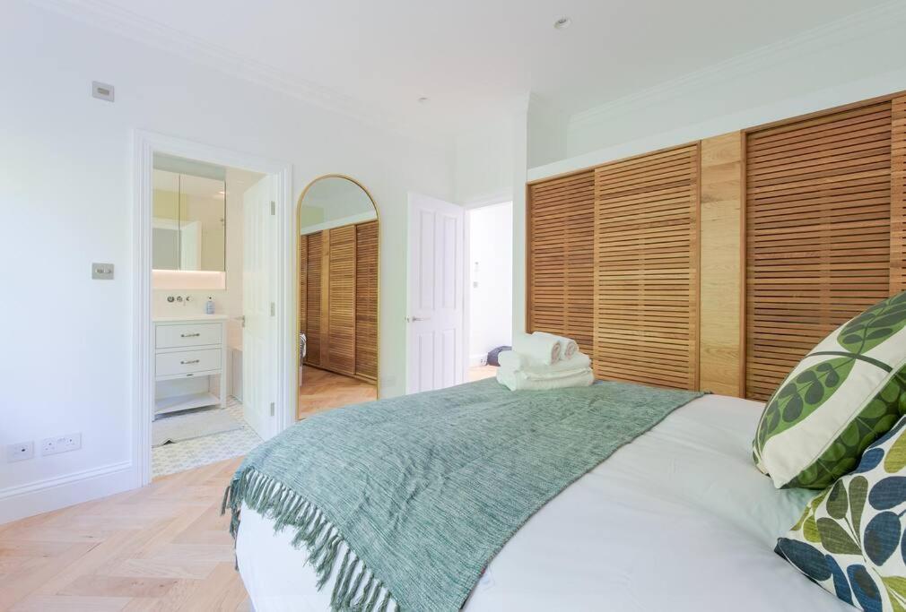 Stunning Two Bed Rh8 Londres