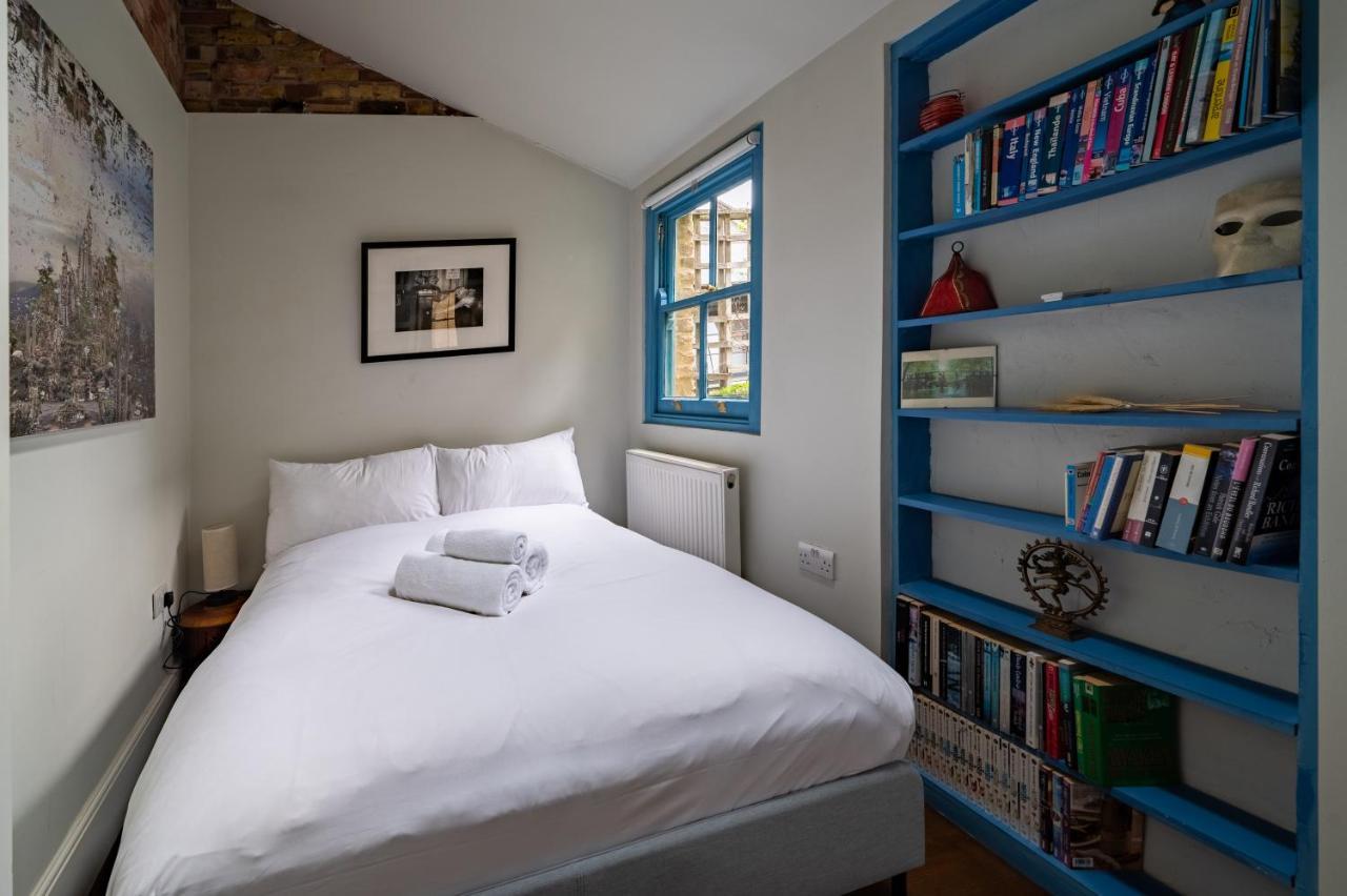 Charming With Roof Terrace In East By Underthedoormat * Londres