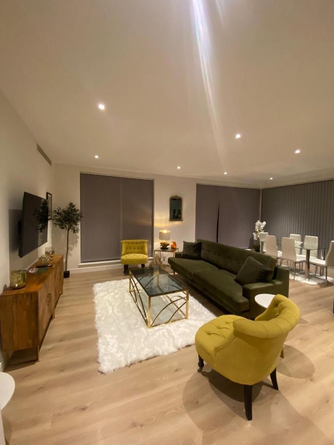 Apartamento Marvelous 3 Bed Penthouse In Kewbridge Londres