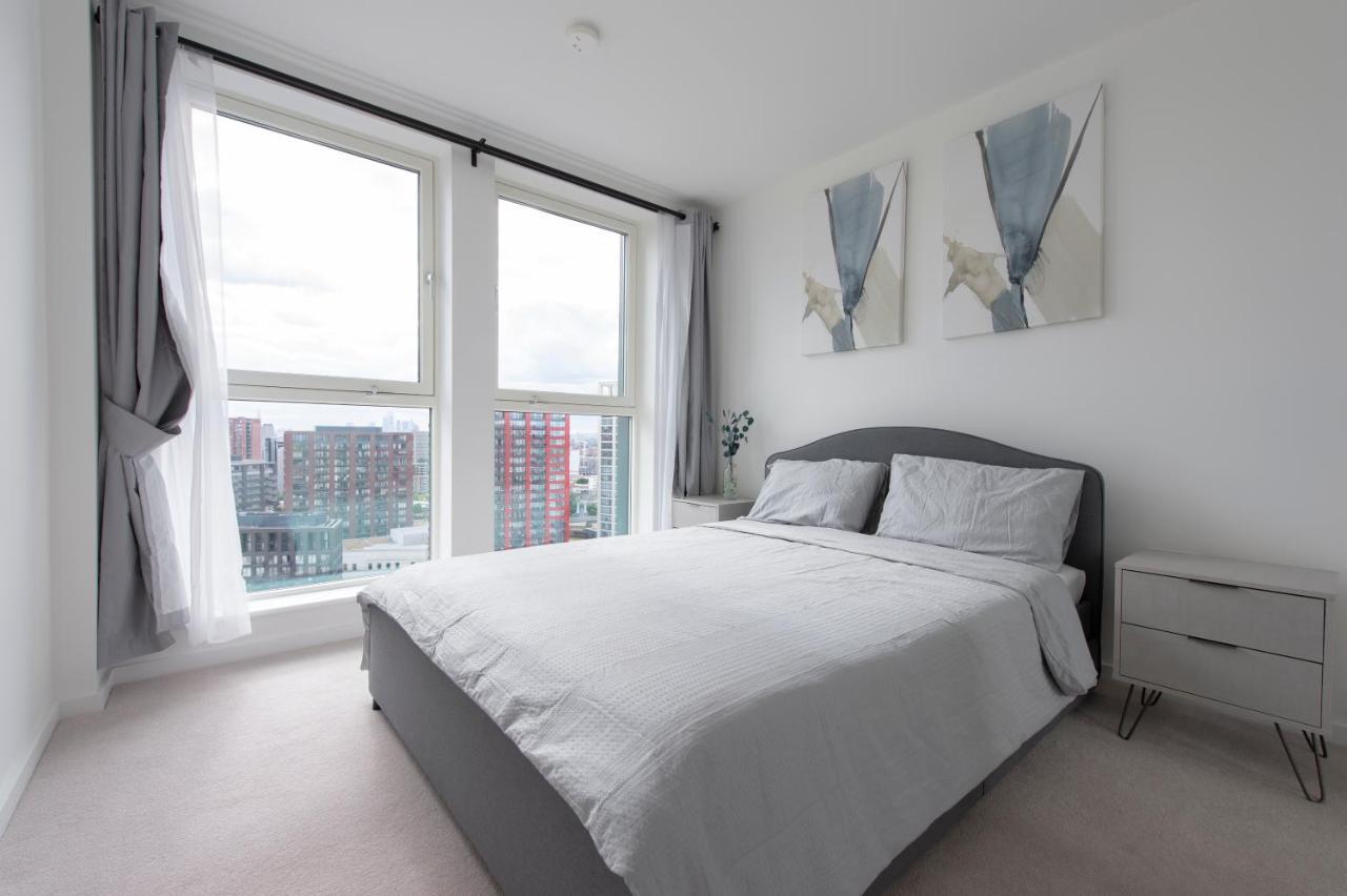 Luxury Penthouse With Stunning Views Near Excel, O2, Airport London