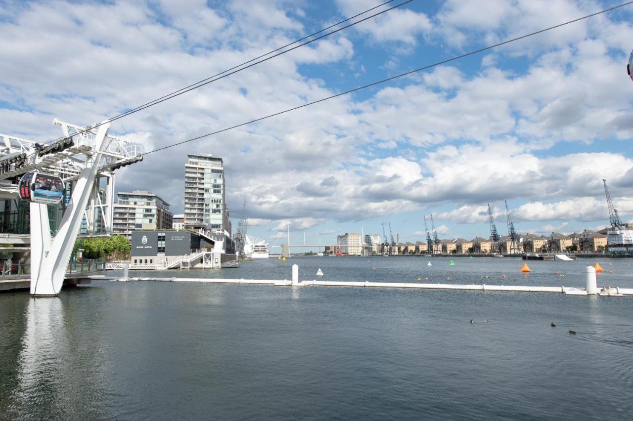 Luxury Penthouse With Stunning Views Near Excel, O2, Airport Apartment