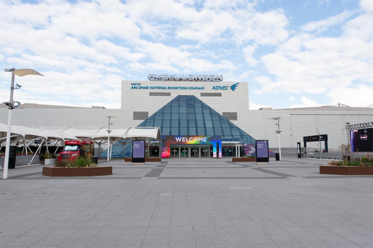 Luxury Penthouse With Stunning Views Near Excel, O2, Airport