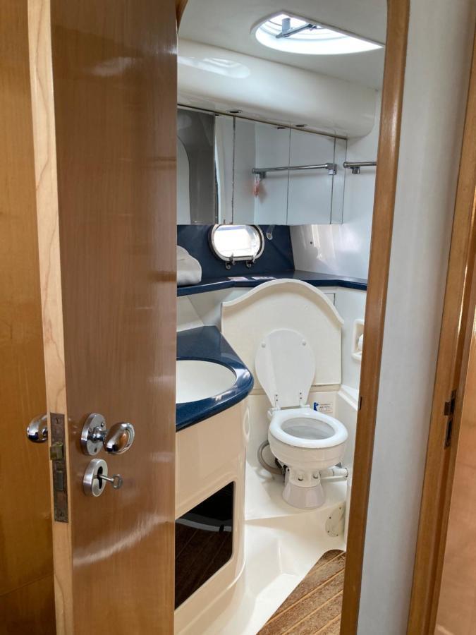 Entire Boat At St Katherine Docks 2 Available Select Using Options * Londres