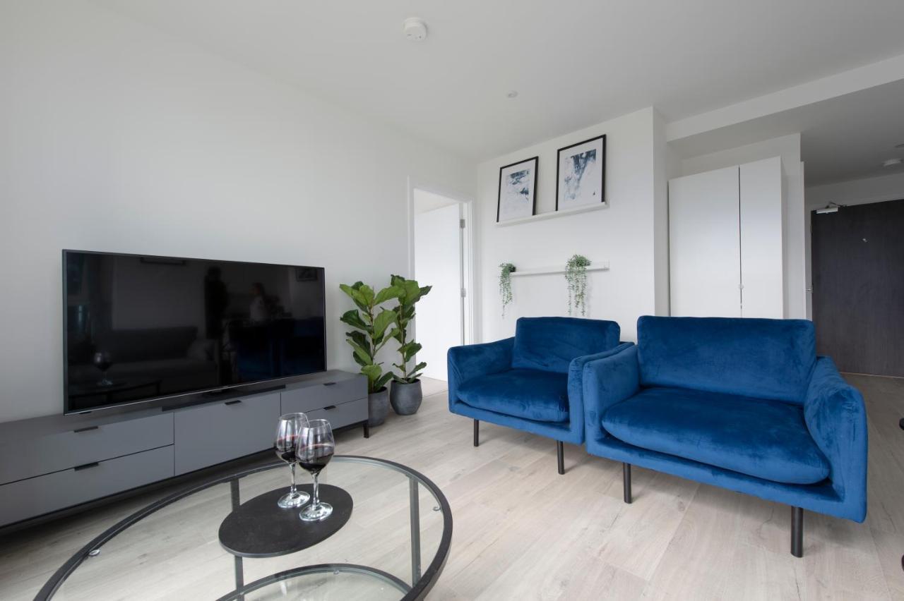 Luxury Penthouse With Stunning Views Near Excel, O2, Airport London