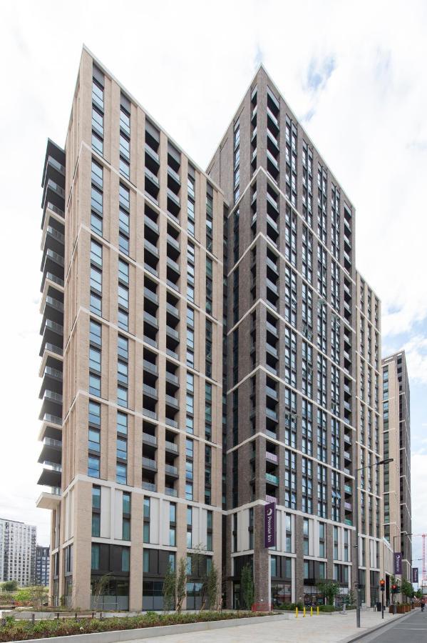 Luxury Penthouse With Stunning Views Near Excel, O2, Airport Apartment London