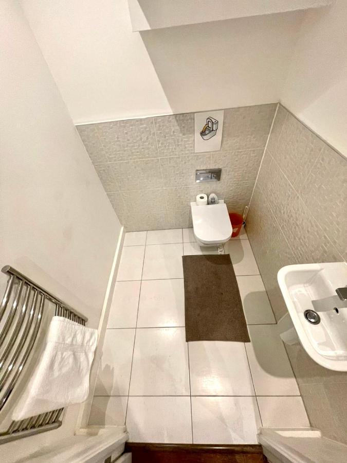 Stratford Luxury House: Spacious Garden Retreat Near Westfield Londres
