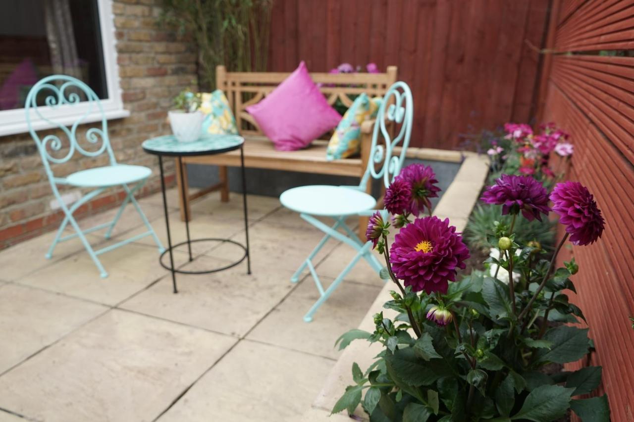 Luxury Garden Sleep 7, 2 Mins To Metro