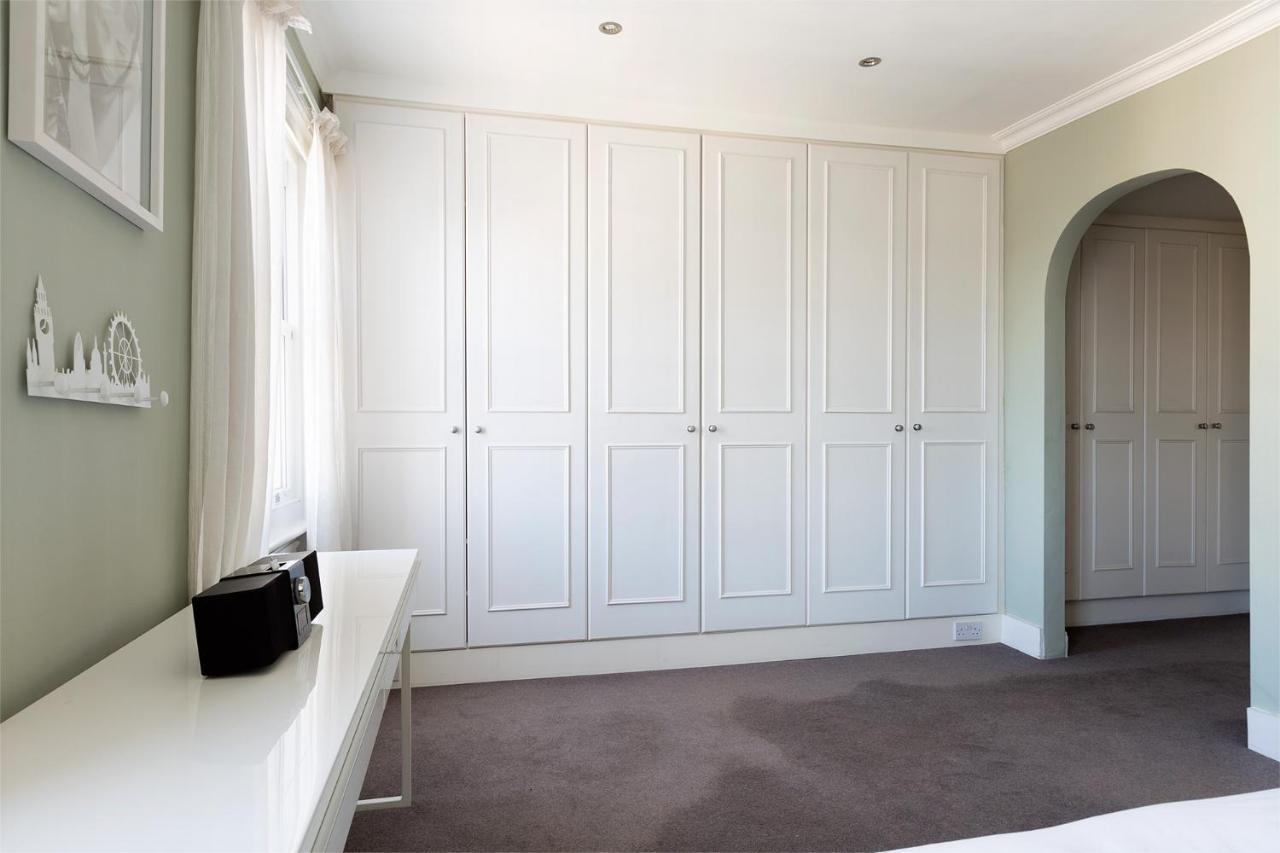 Lovely Two Bedroom Flat With Patio In Notting Hill *