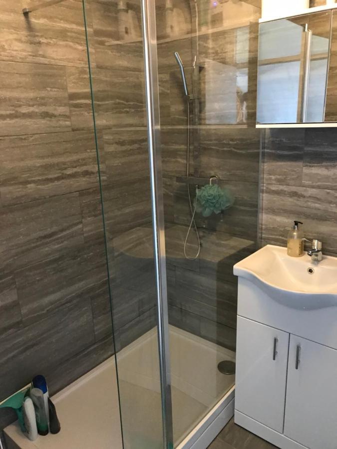 Sunny Flat In With Balcony, Just 15 Mins To Central! Apartamento Londres