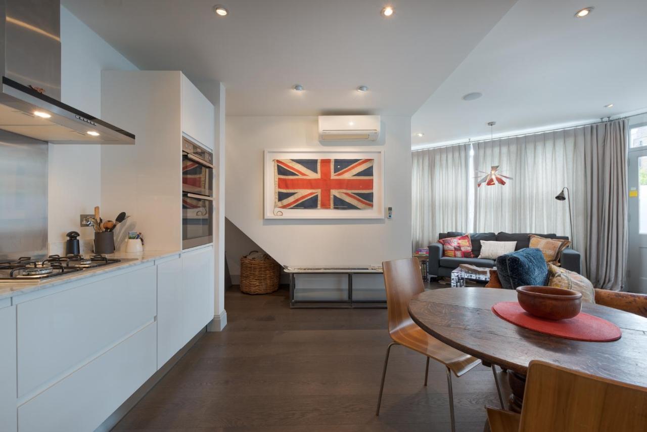 Classic Hammersmith By Ravenscourt Park By Underthedoormat Holiday home London