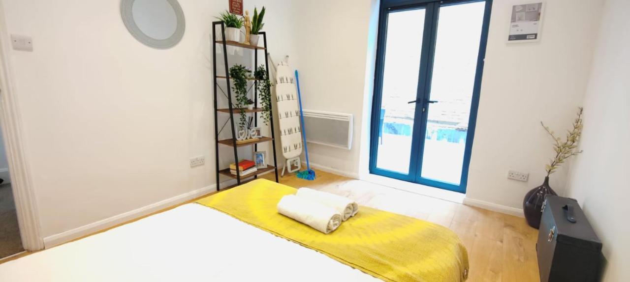 Spacious 3 Bed Flat Near Liverpool Street, Spitalfields