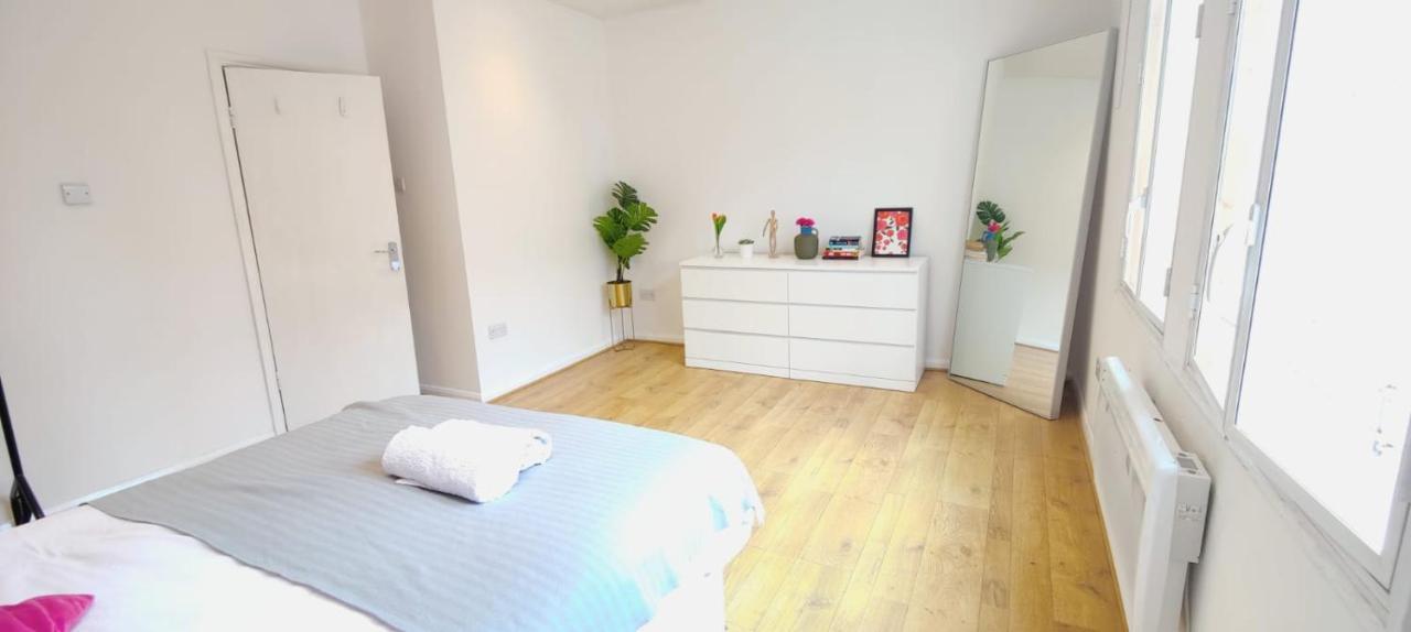 Apartment Spacious 3 Bed Flat Near Liverpool Street, Spitalfields *