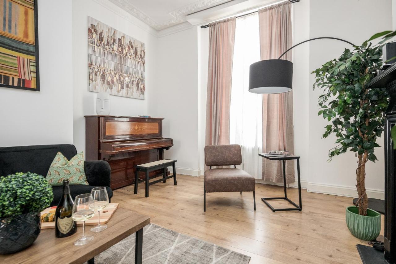 Elegant 3bed In Kensington Olympia London