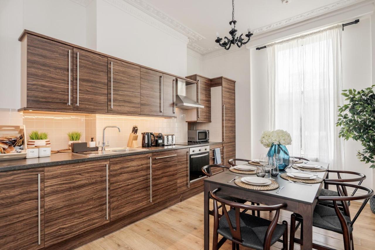 Elegant 3bed In Kensington Olympia * London
