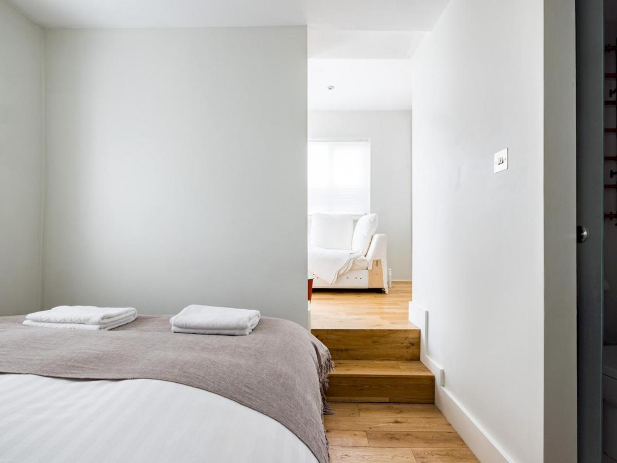 Pass The Keys Chic 1 Bedroom Flat Steps Of King's Road Chelsea * Londres