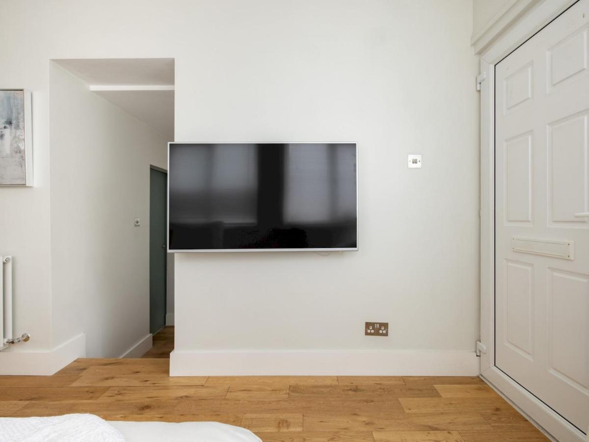 Pass The Keys Chic 1 Bedroom Flat Steps Of King's Road Chelsea Appartement Londres