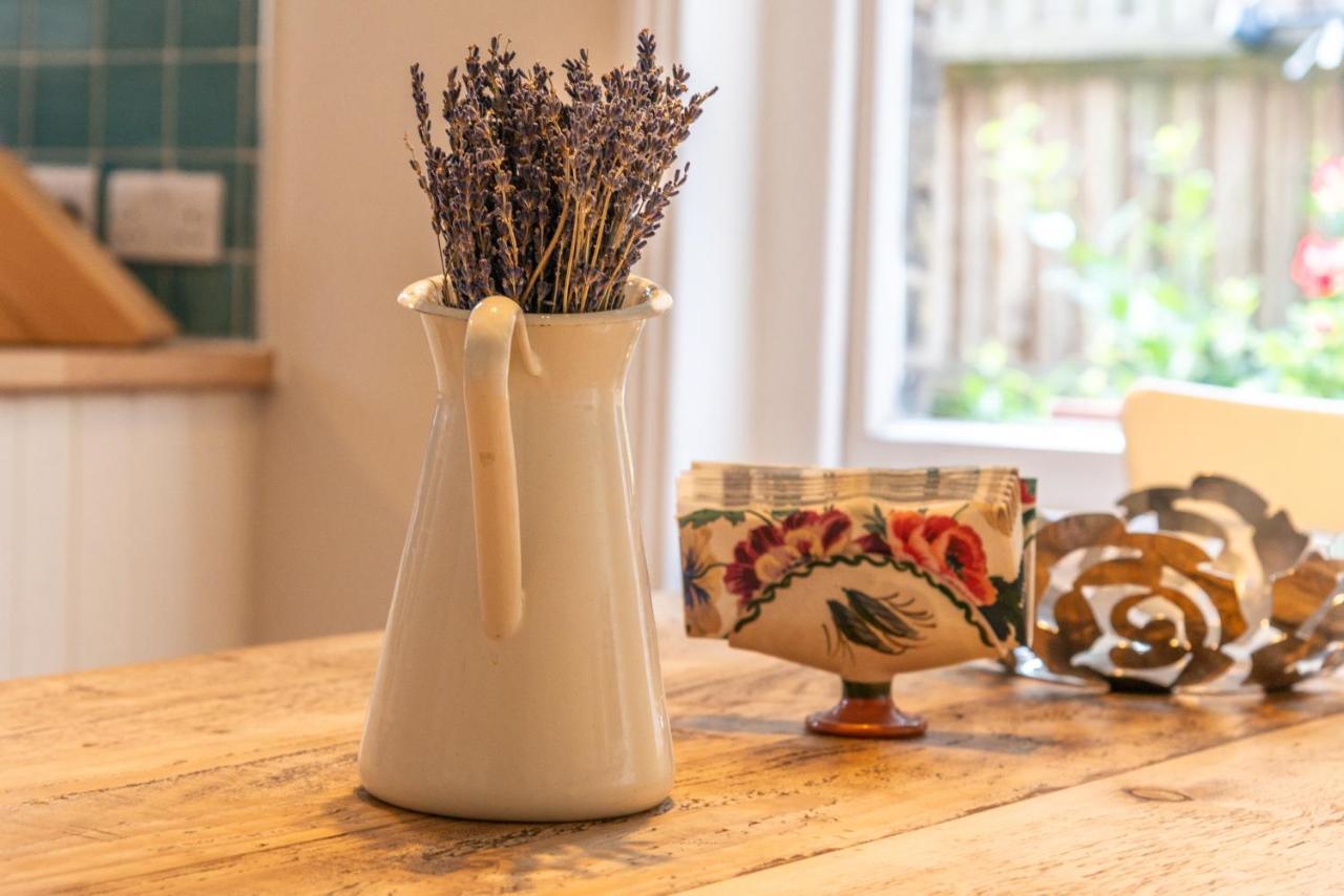 Pass The Keys West Cheerful Garden Appartement Londres