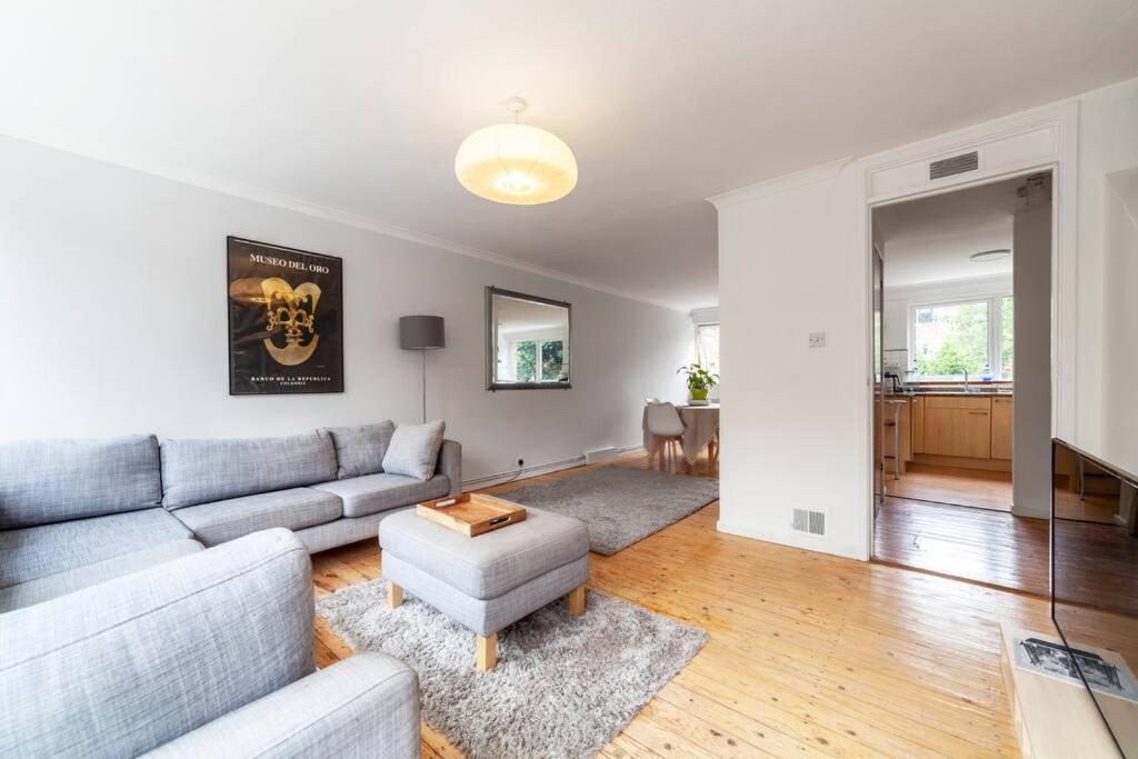 Newly Refurbished 5 Bdr House Wgarden And Parking Ferienhaus *