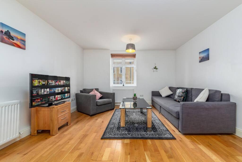 Lovely 2 Bed With With Private Patio Eye