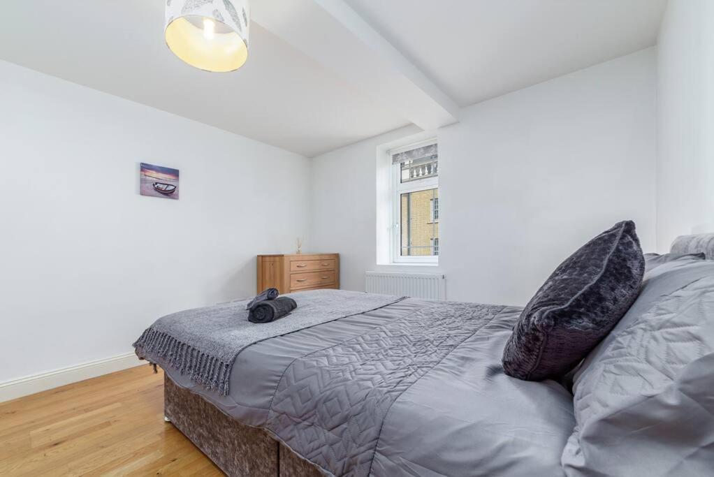 Appartement Lovely 2 Bed With With Private Patio Eye *