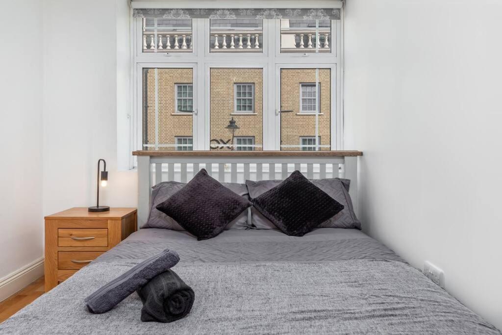 Lovely 2 Bed With With Private Patio Eye *