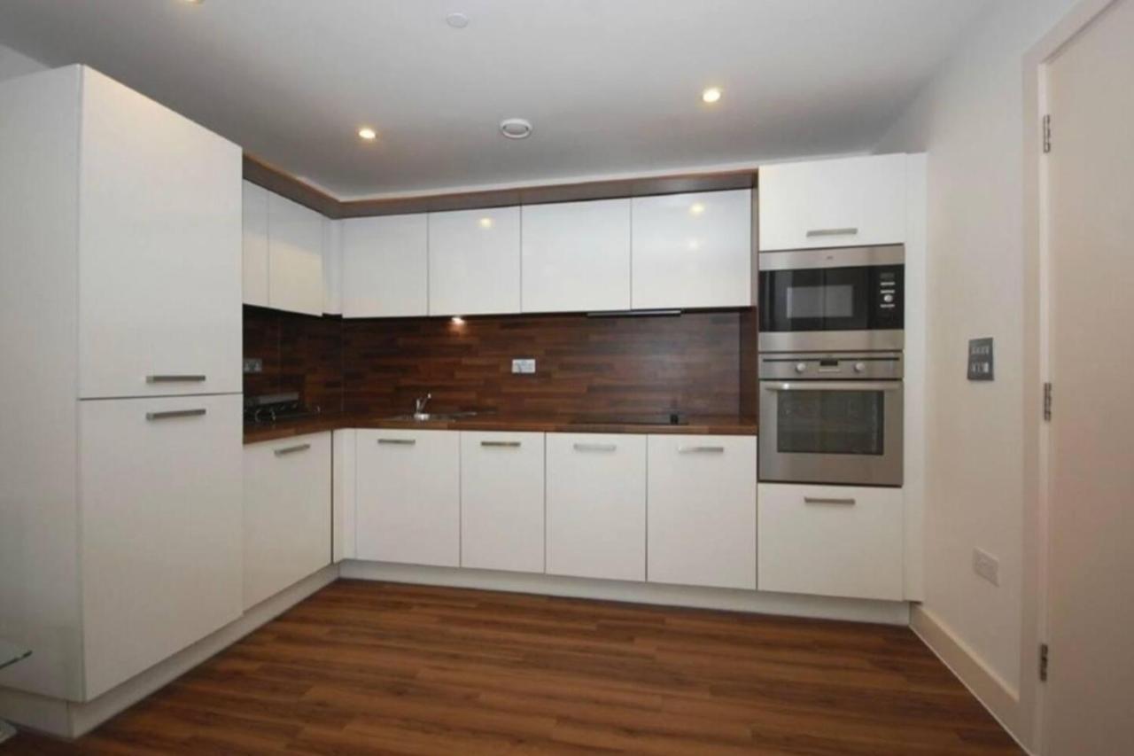 Lovely Luxury 1-bed In Wembley Londres