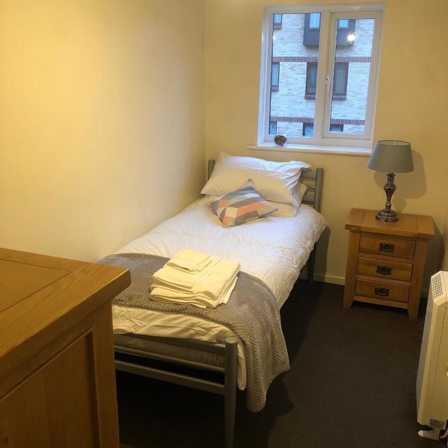 2 Bedroom, Near Station, Fast Wi-fi, Free Parking! Appartement *