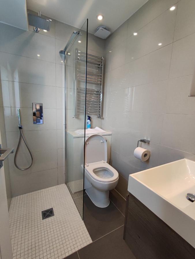 Modern 2 Bedroom Flat With Private Outdoor Terrace * Londres