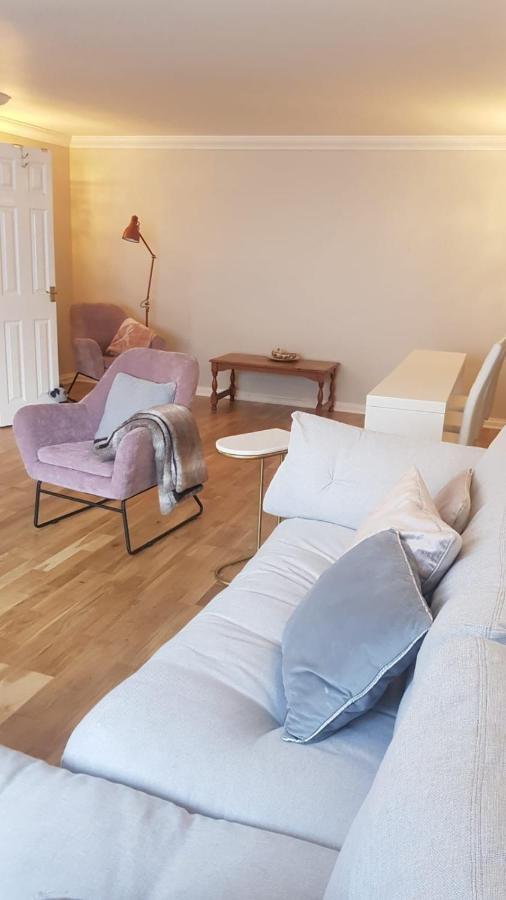 Appartement Lovely 2 Bedroom Flat In The Heart Of Water Wimbledon Londen