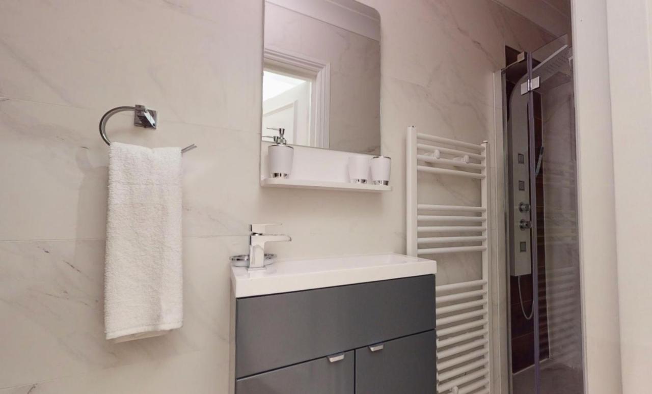 Leinster Gardens 3a - 2 Bed *