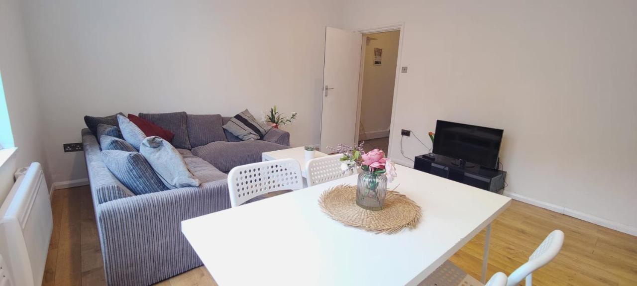 Spacious 3 Bed Flat Near Liverpool Street, Spitalfields Apartment
