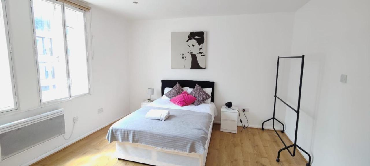 Spacious 3 Bed Flat Near Liverpool Street, Spitalfields * London